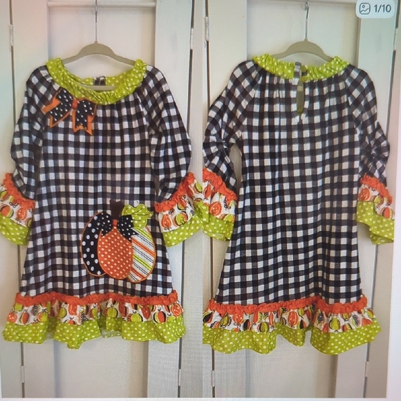 Rare Editions Other - Rare Editions B/W Checked Fall Pumpkin With Ruffles On Hem And Cuffs Size 5
